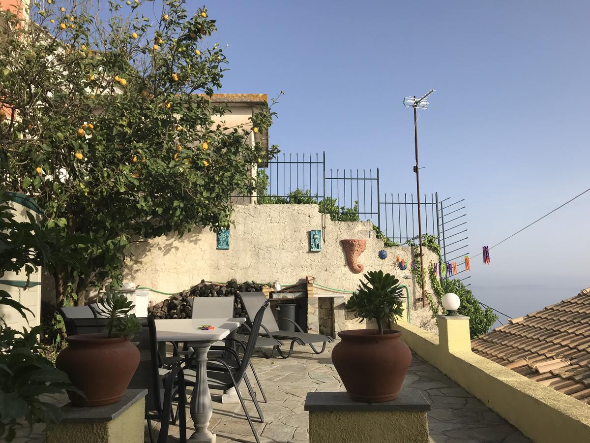 Theea Cottage - Wonderful Sea Views Χλομός Εξωτερικό φωτογραφία